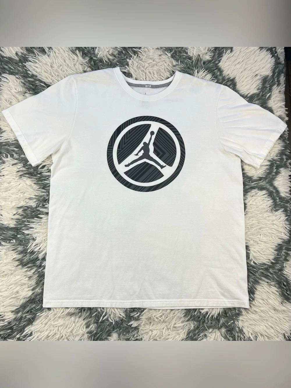 Jordan Men’s Vintage White T-shirt Size XL